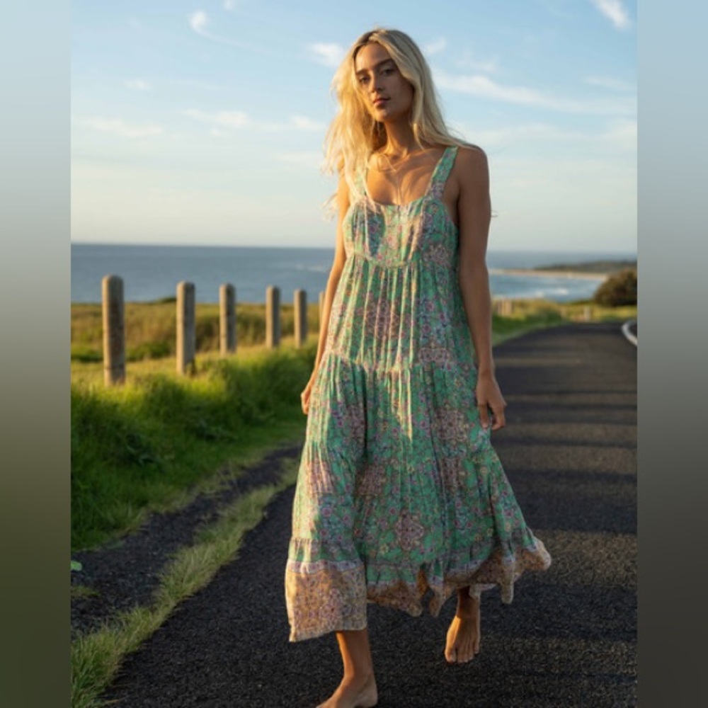Billabong La Mer Midi Dress
Color: GREEN 
Size: L - NWOT